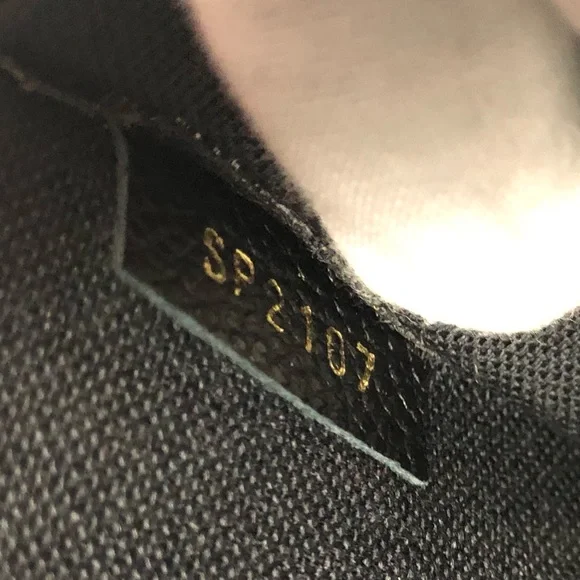 💯AUTHENTIC LOUIS VUITTON CROSSBODY - Picture 8 of 13